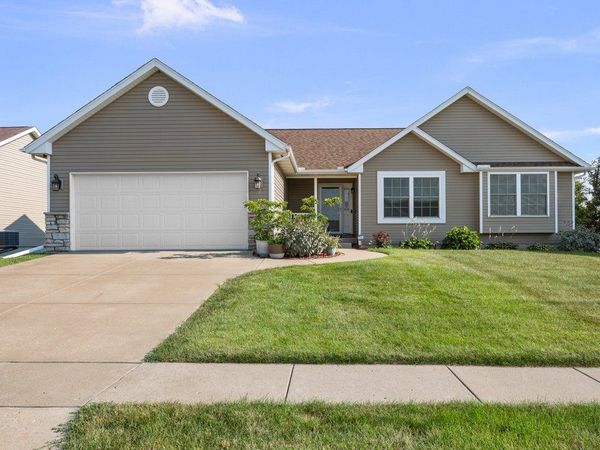 4397 Tranquility Trail, Bettendorf, IA 52722