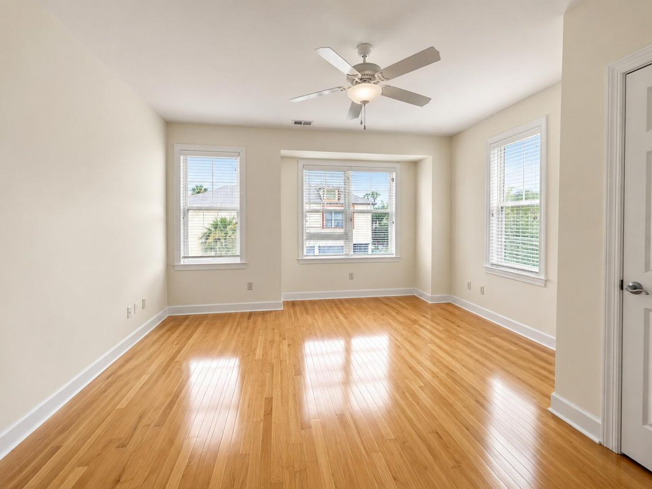 204 Michigan Photo 21