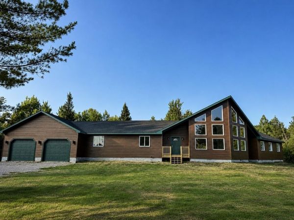 4107 S Baker Side RD, Sault Ste Marie, MI 49783