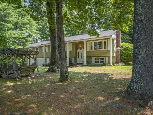 8 Hampshire Lane, Londonderry, NH 03058