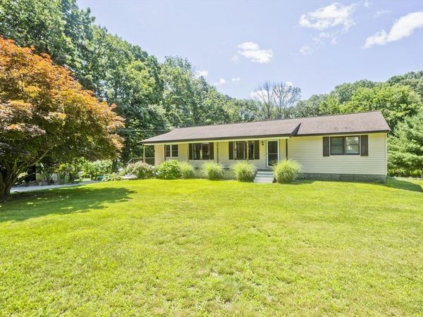 37 Cooper Rd, Northbridge, MA 01534