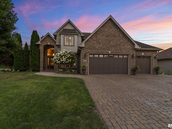 424 LINDEN Lane, Williamsville, IL 62693