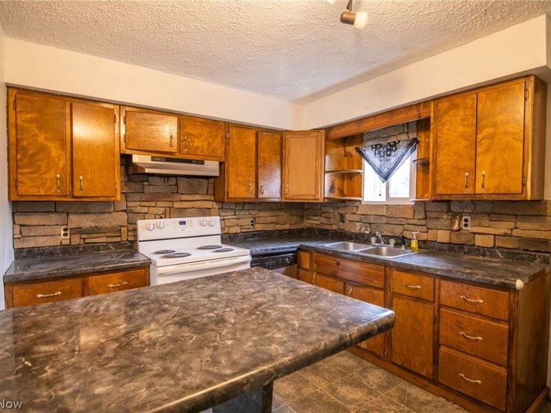 4254 Harrison Street, Bellaire, OH 43906 Photo 4
