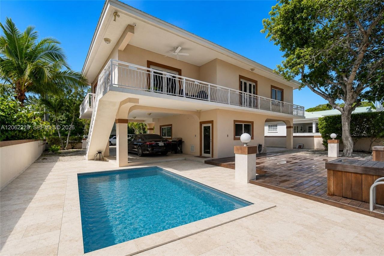 123 Peace Ave, Tavernier, FL 33070 Photo