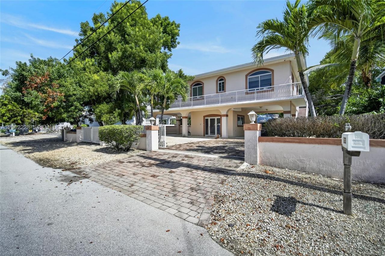 123 Peace Ave, Tavernier, FL 33070 Photo