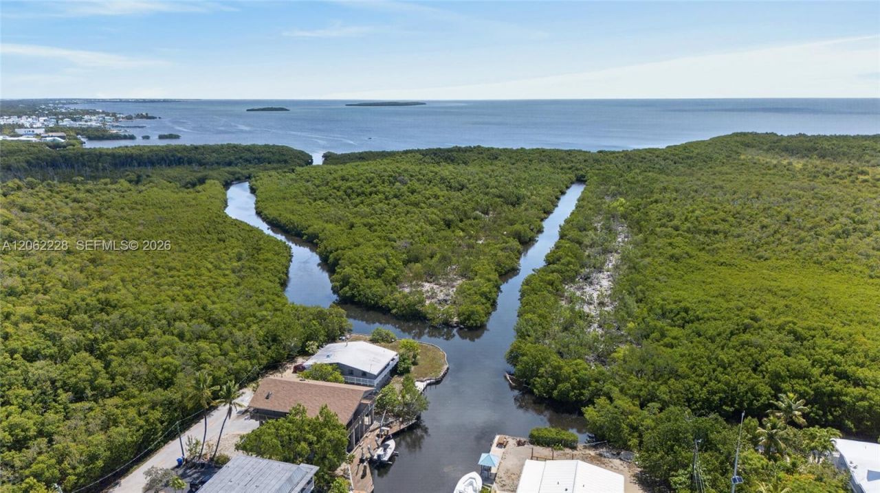 123 Peace Ave, Tavernier, FL 33070 Photo