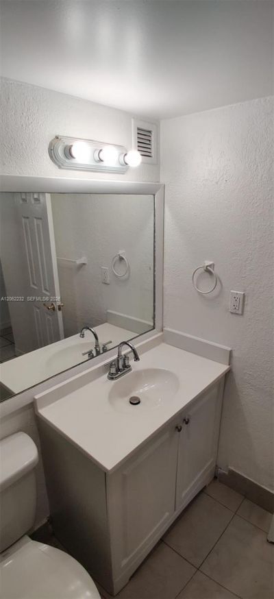 4550 NW 9th St, Unit 706E, Miami, FL 33126 Photo