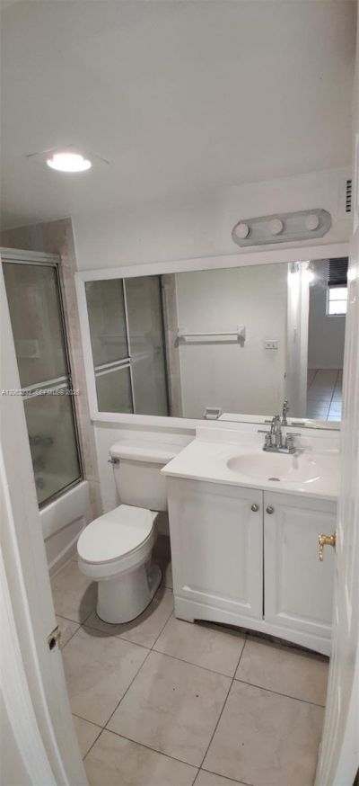 4550 NW 9th St, Unit 706E, Miami, FL 33126 Photo