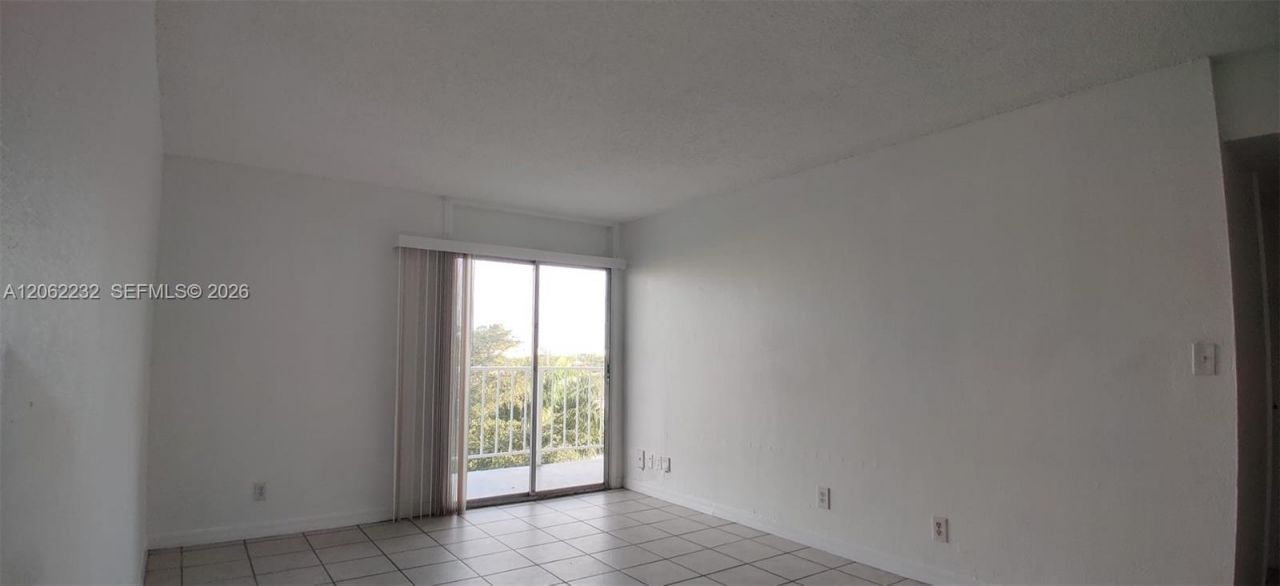 4550 NW 9th St, Unit 706E, Miami, FL 33126 Photo
