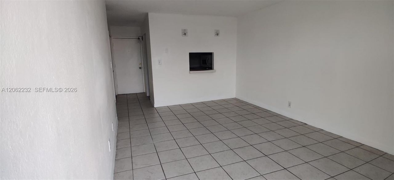 4550 NW 9th St, Unit 706E, Miami, FL 33126 Photo