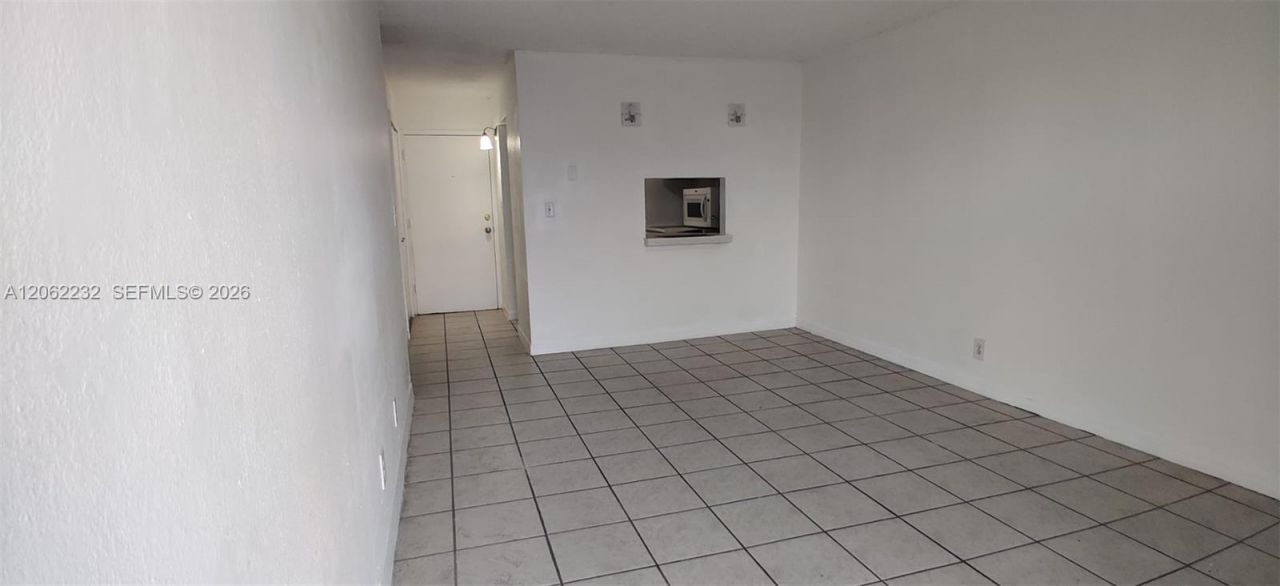 4550 NW 9th St, Unit 706E, Miami, FL 33126 Photo