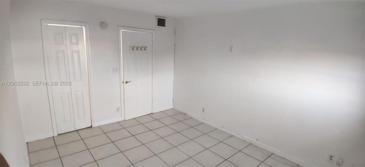 4550 NW 9th St, Unit 706E, Miami, FL 33126 Photo