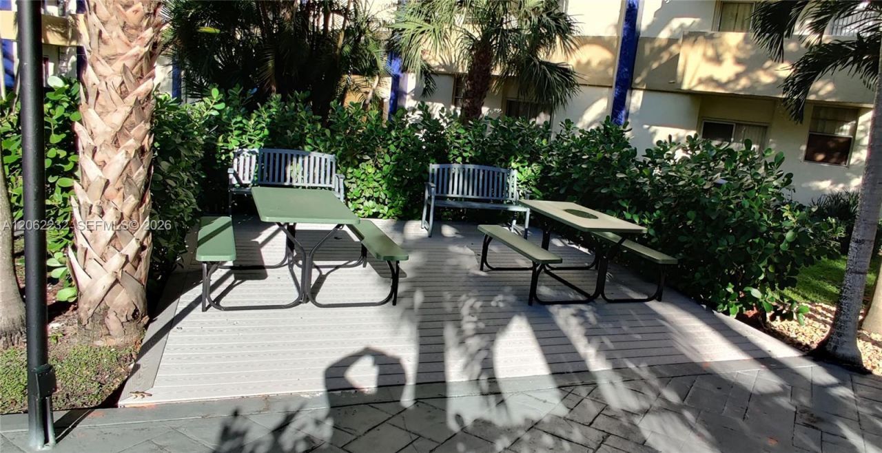 4550 NW 9th St, Unit 706E, Miami, FL 33126 Photo