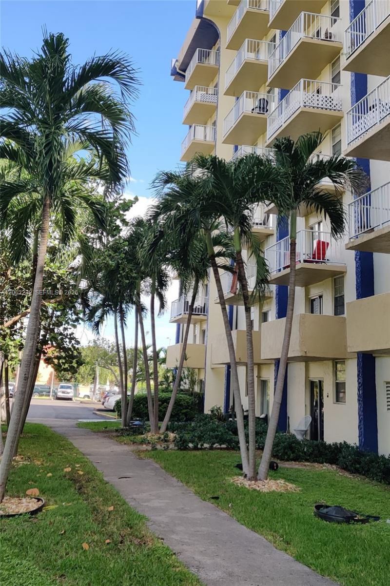 4550 NW 9th St, Unit 706E, Miami, FL 33126 Photo