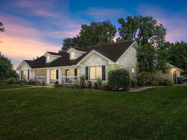 280 Windy LN , Taylor, TX 76574