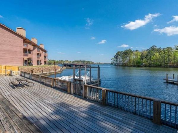 308 Kleinshore Road , Hot Springs, AR 71913