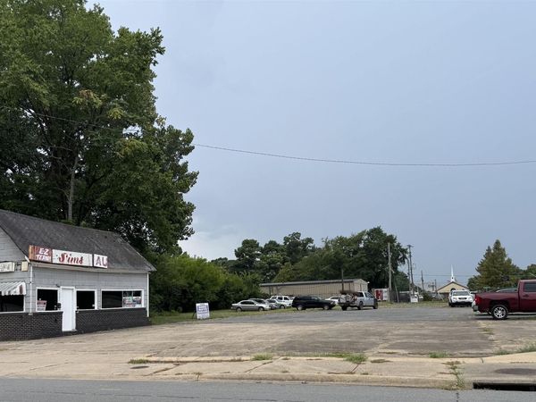 1322 E Broadway St , North Little Rock, AR 72114