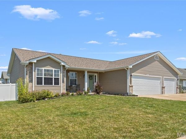 1811 Hackmann Hollow Drive, Wentzville, MO 63385