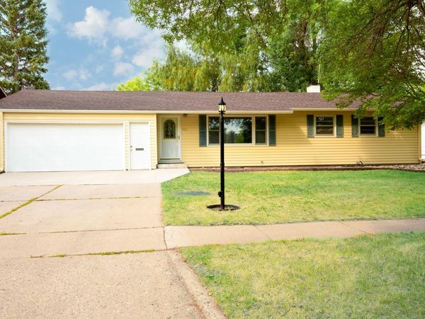 505 Maple Lane S, Moorhead, MN 56560