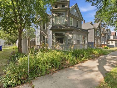 852 Jessamine Avenue E, Saint Paul, MN 55106