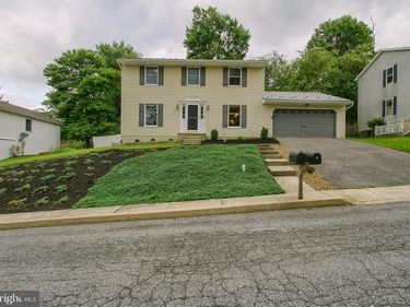 3 LIBERTY DRIVE, MOUNT HOLLY SPRINGS, PA 17065