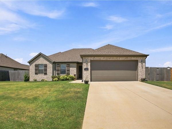 370 W Taverner Xing, Farmington, AR 72730
