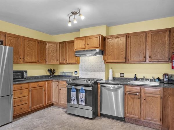 450 Main St, Unit 2, Haverhill, MA 01830
