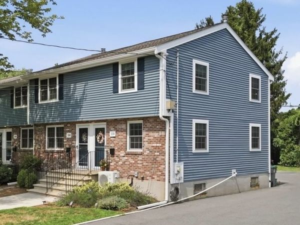 110 Hooper Rd, Unit 110, Dedham, MA 02026