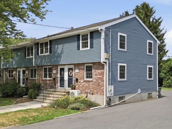 110 Hooper Rd, Unit 110, Dedham, MA 02026