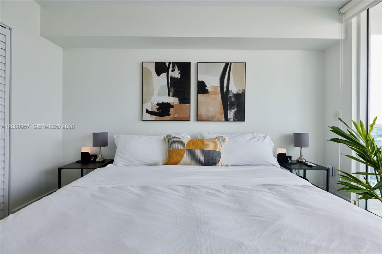 31 SE 5th St , Unit 3201, Miami, FL 33131 Photo