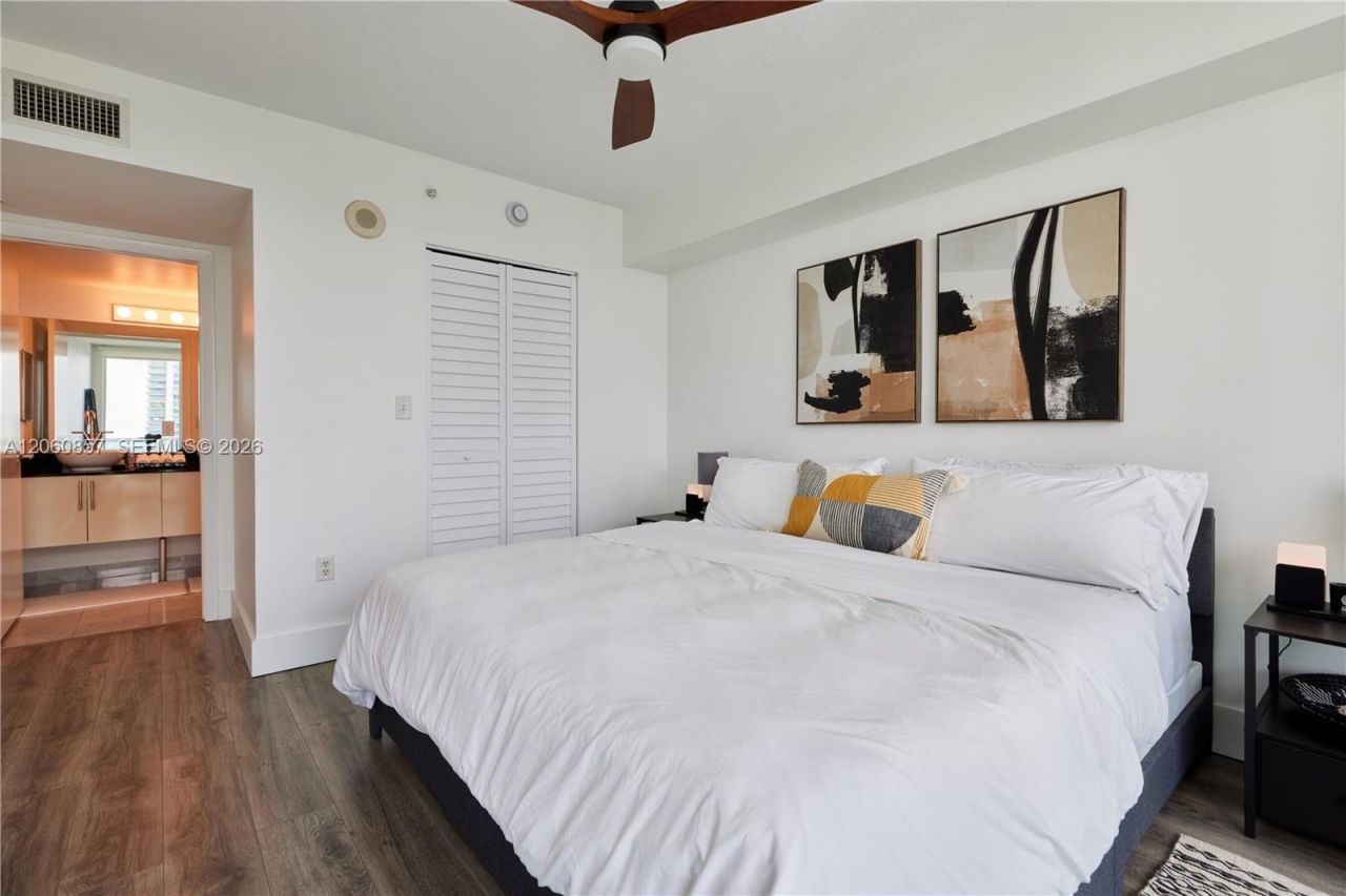 31 SE 5th St , Unit 3201, Miami, FL 33131 Photo