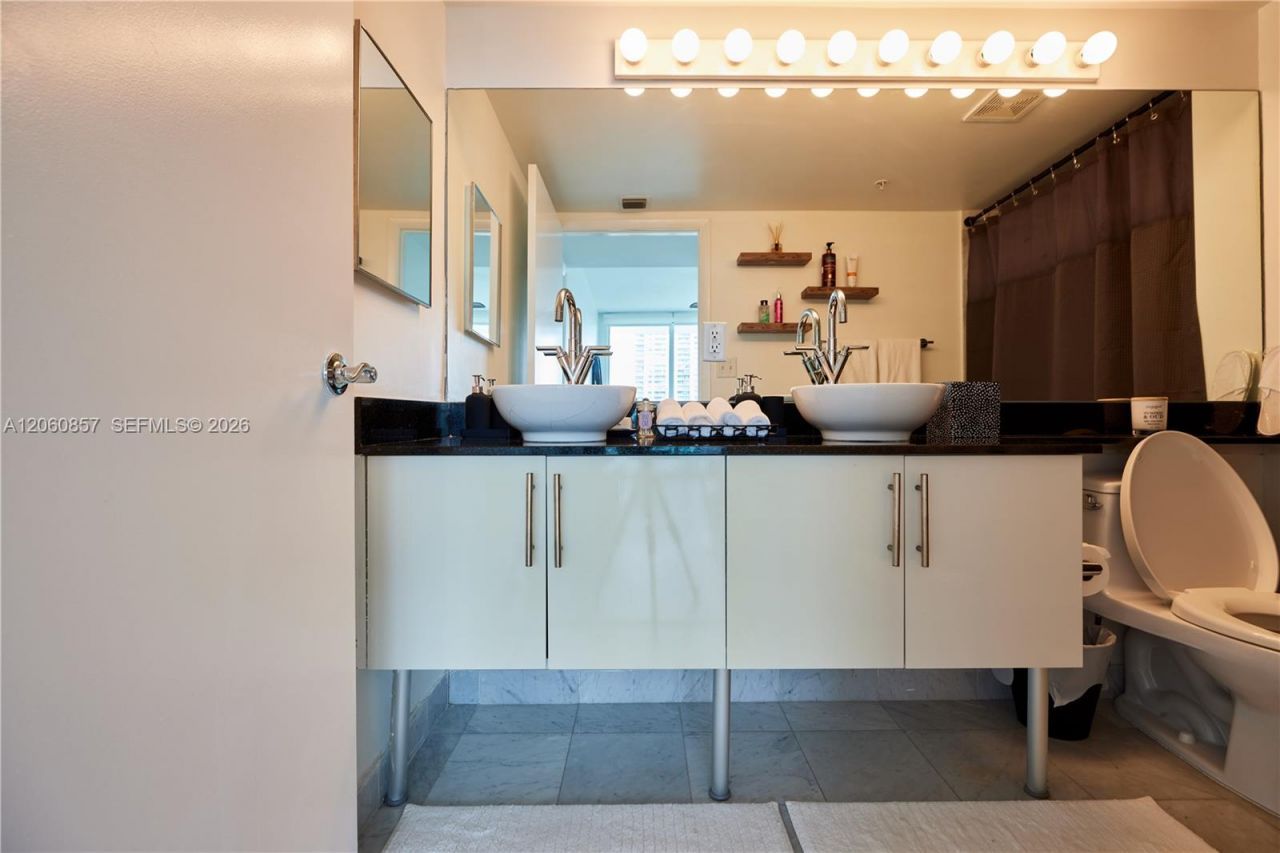 31 SE 5th St , Unit 3201, Miami, FL 33131 Photo