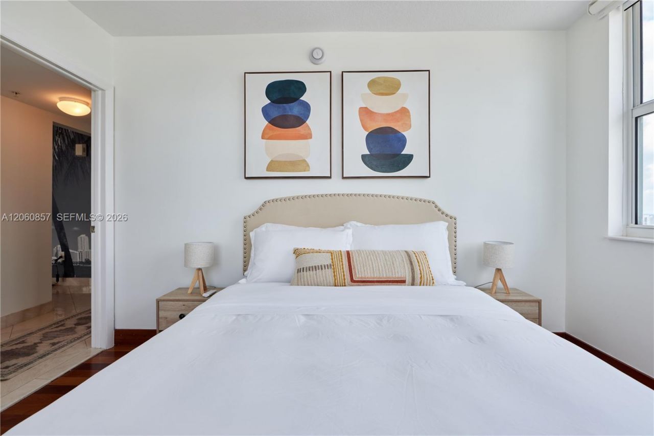 31 SE 5th St , Unit 3201, Miami, FL 33131 Photo