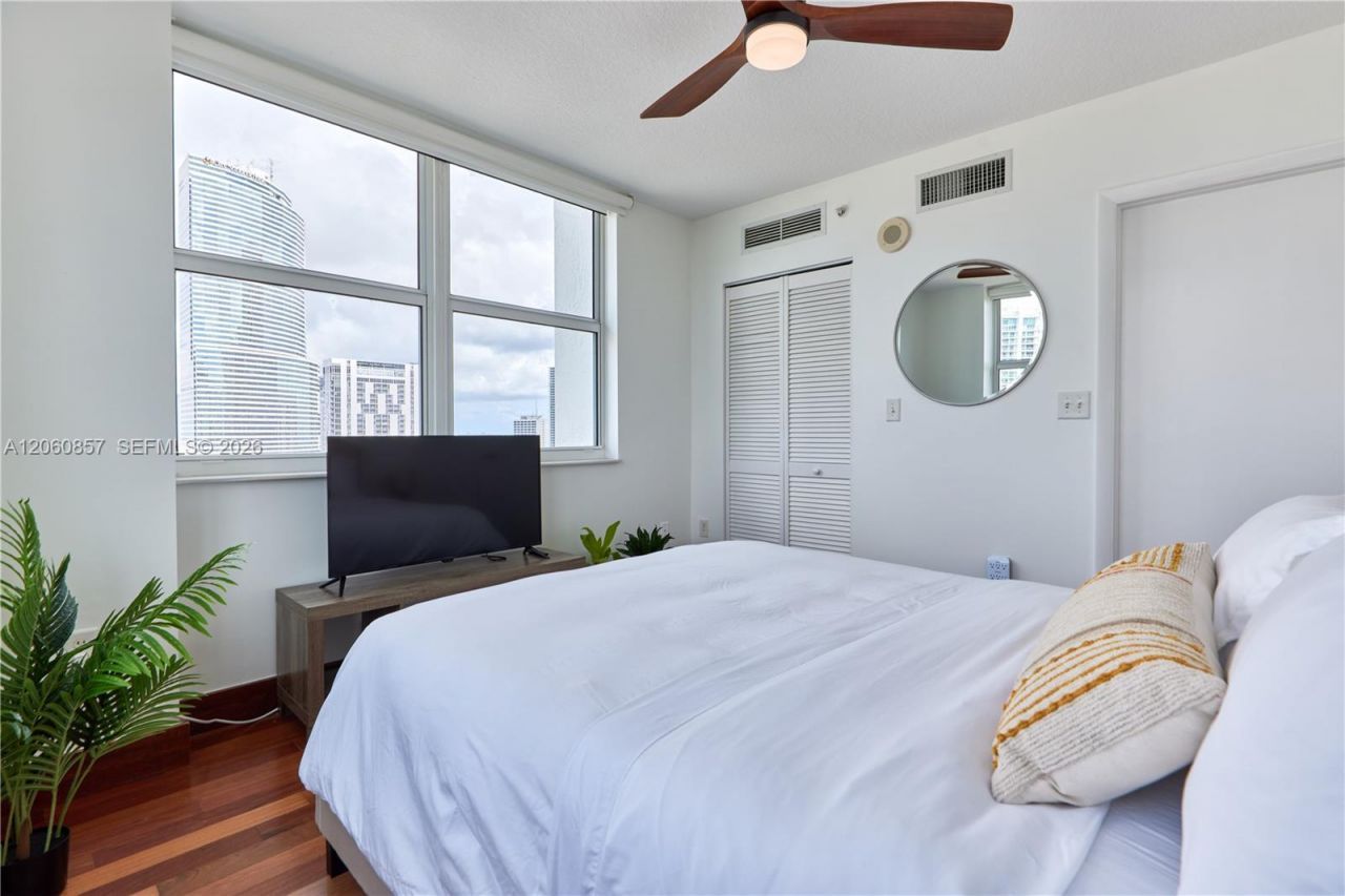 31 SE 5th St , Unit 3201, Miami, FL 33131 Photo