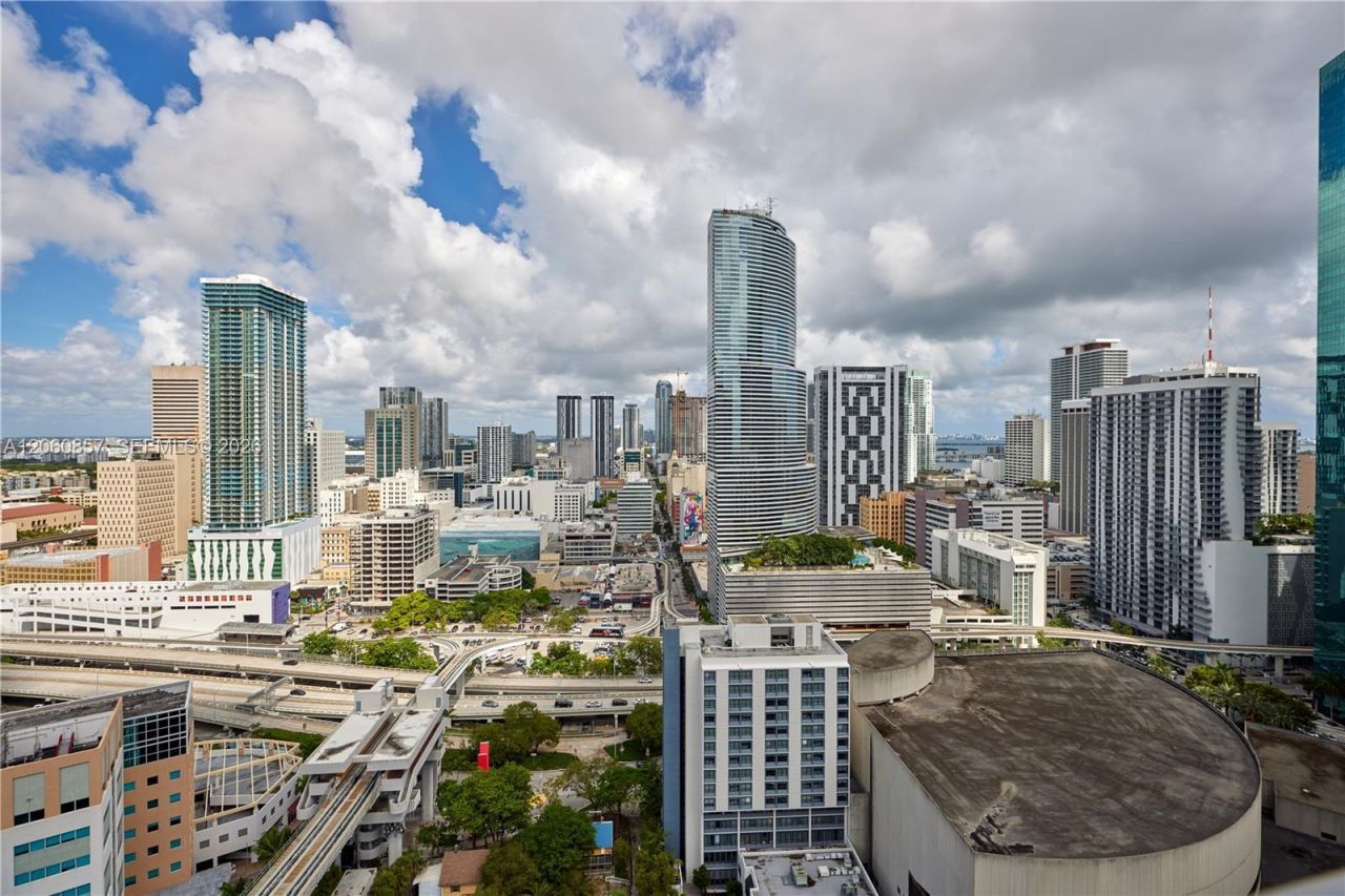 31 SE 5th St , Unit 3201, Miami, FL 33131 Photo