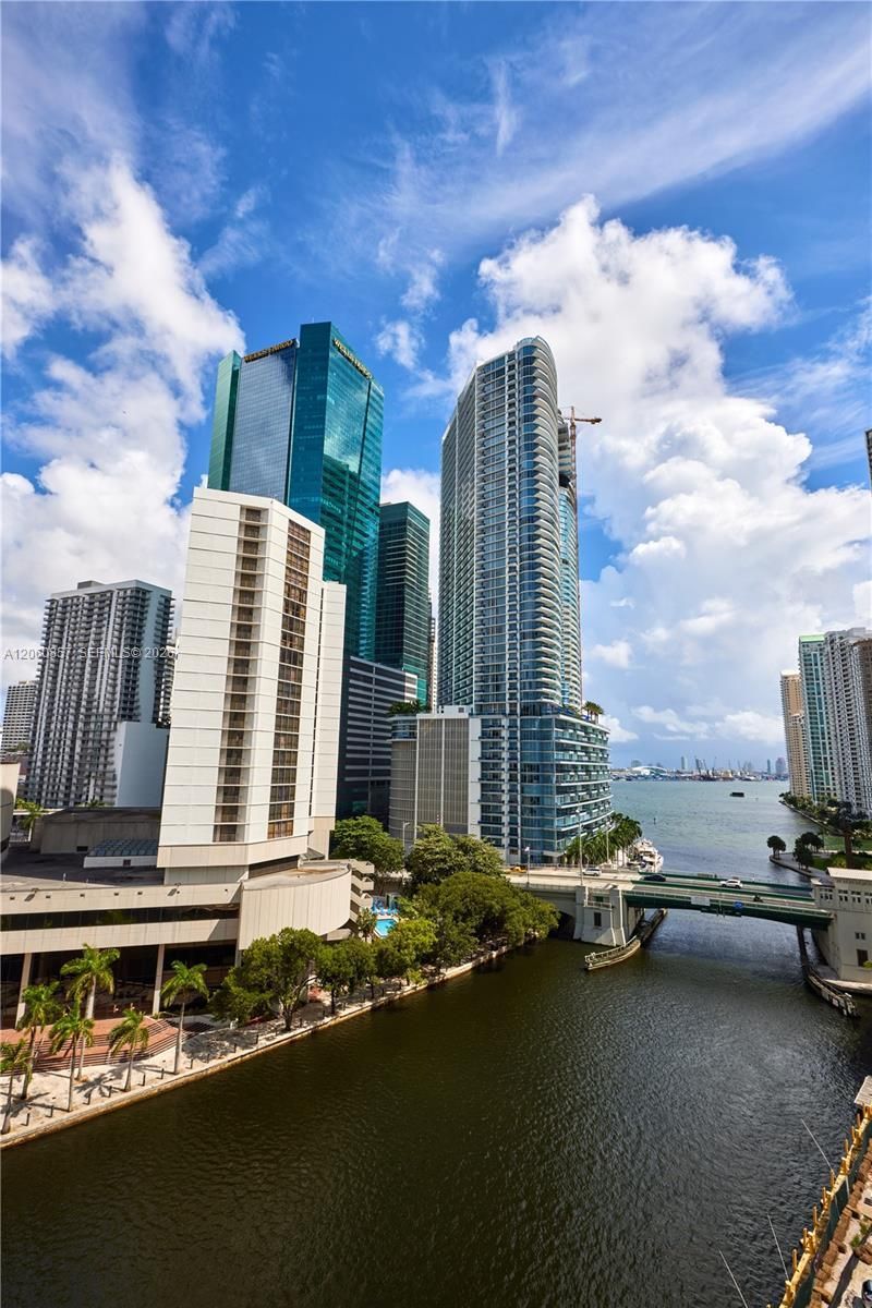 31 SE 5th St , Unit 3201, Miami, FL 33131 Photo