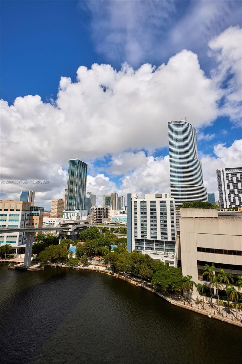 31 SE 5th St , Unit 3201, Miami, FL 33131 Photo