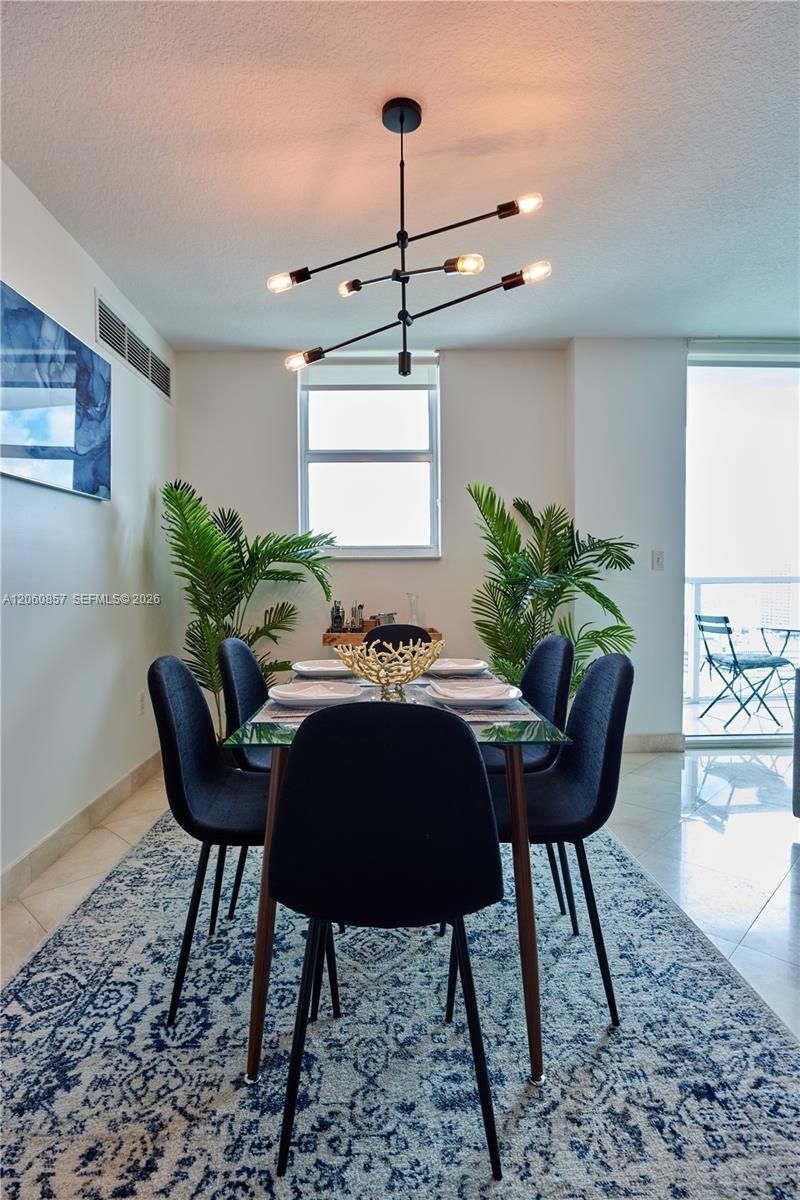 31 SE 5th St , Unit 3201, Miami, FL 33131 Photo