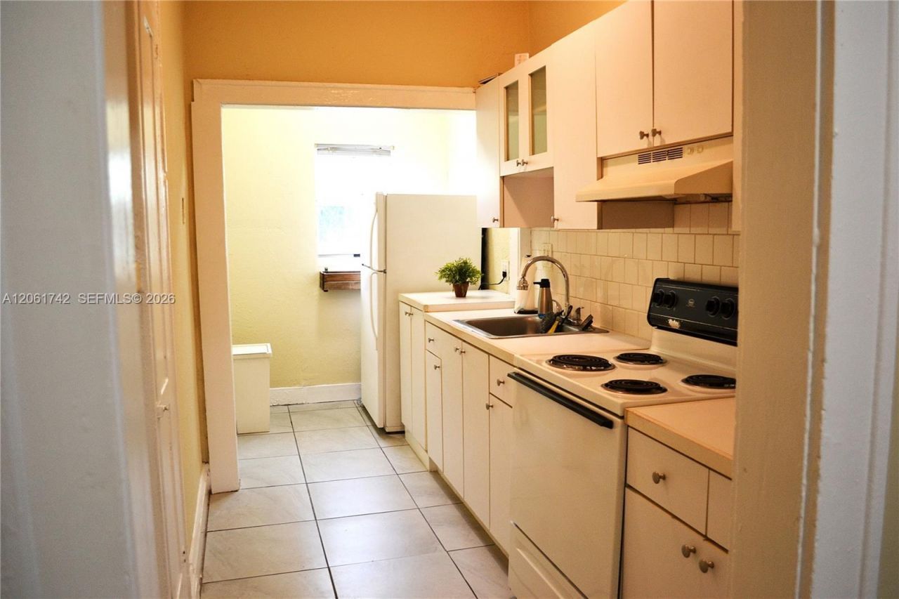 1661 SW 13th St , Unit 3, Miami, FL 33145 Photo