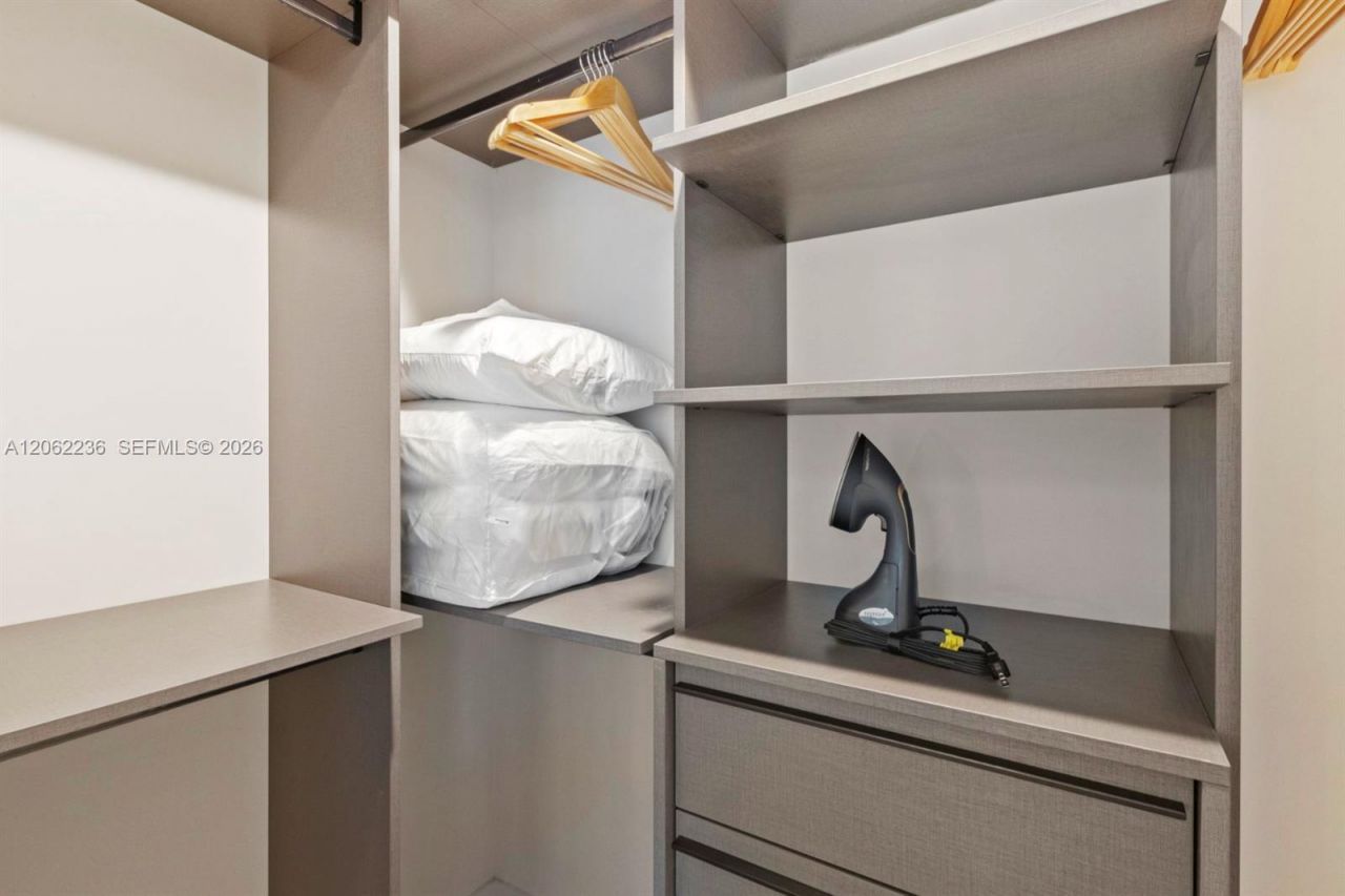 11 NE 6th St , Unit 2303, Miami, FL 33132 Photo
