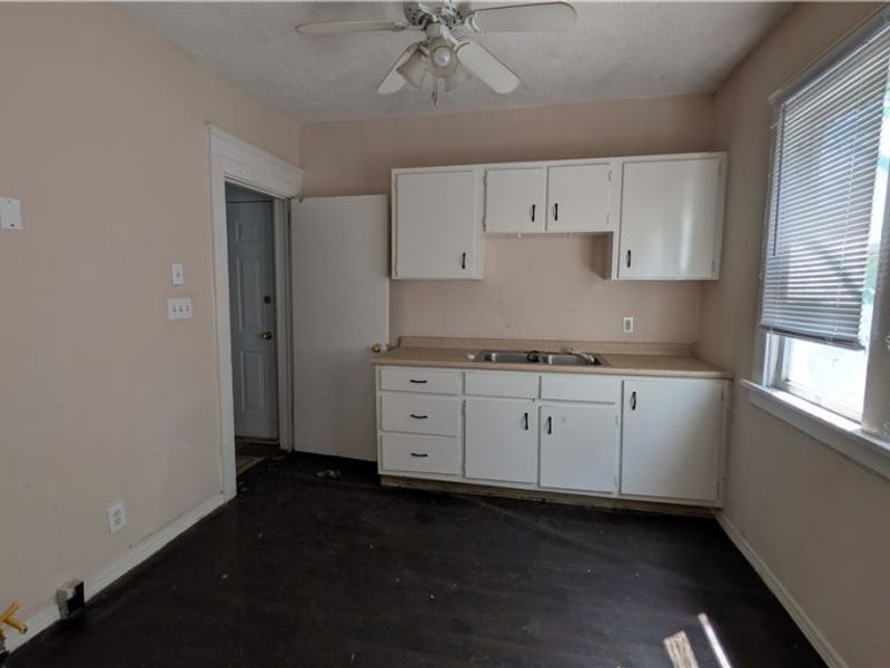3669 E 113th Street, Cleveland, OH 44105 Photo 12
