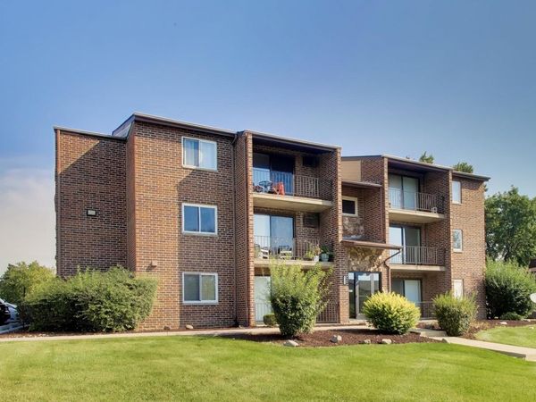 9840 W 153RD Street, Unit 1SE, Orland Park, IL 60462