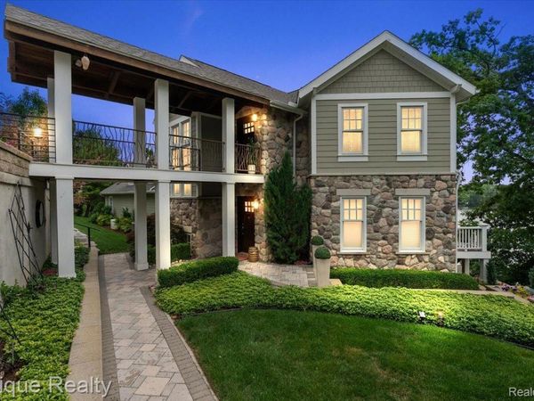 791 Central Drive, Lake Orion Village, Mi 48362