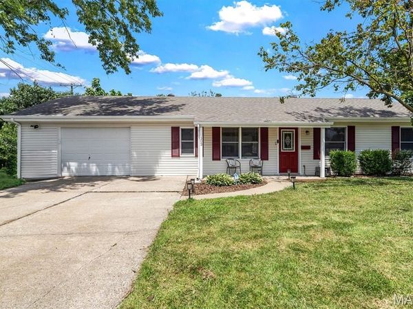 303 Saint Joseph Avenue , O'Fallon, MO 63366