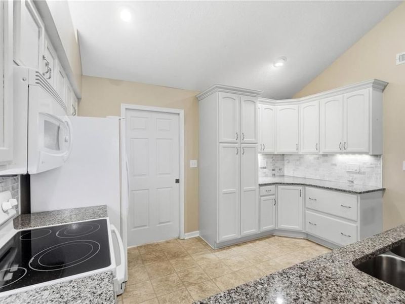 1596 Turnberry Village Drive, Washington Township, OH 45458 Photo 18