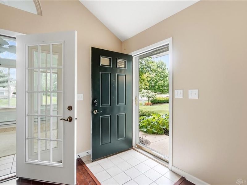 1596 Turnberry Village Drive, Washington Township, OH 45458 Photo 6
