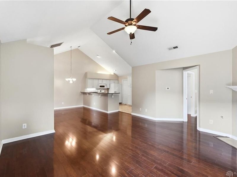 1596 Turnberry Village Drive, Washington Township, OH 45458 Photo 7
