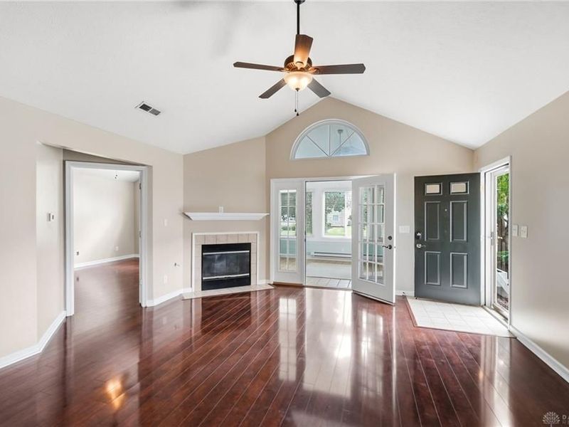1596 Turnberry Village Drive, Washington Township, OH 45458 Photo 8