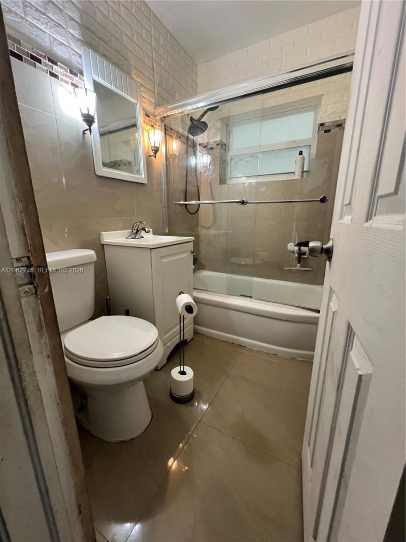 13301 NW Miami Ct, Miami, FL 33168 Photo