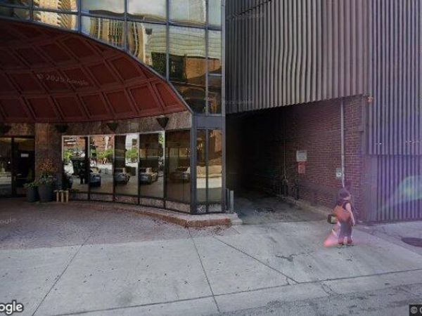 10 E Ontario Street , Chicago, IL 60611